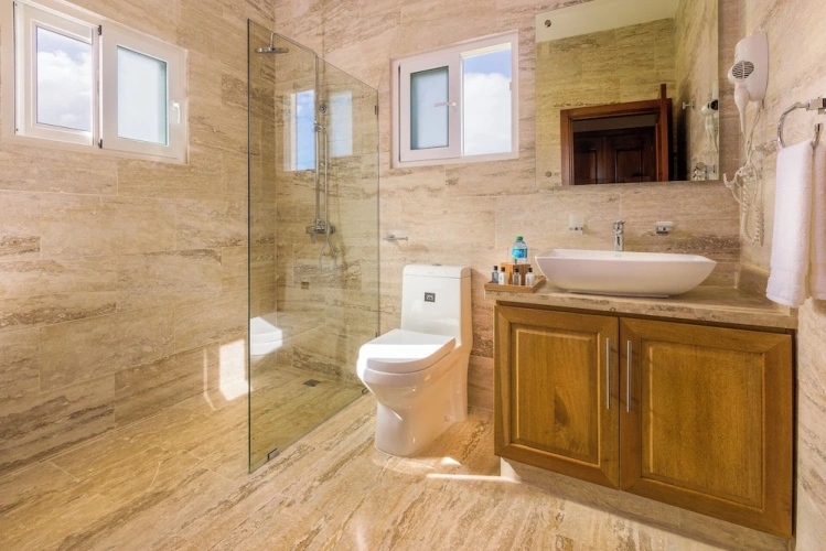 4 Bedrooms Villa oceanfront