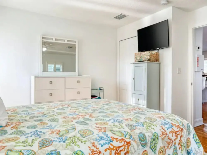 Sunshine Lane by Distinctive Beach Rentals