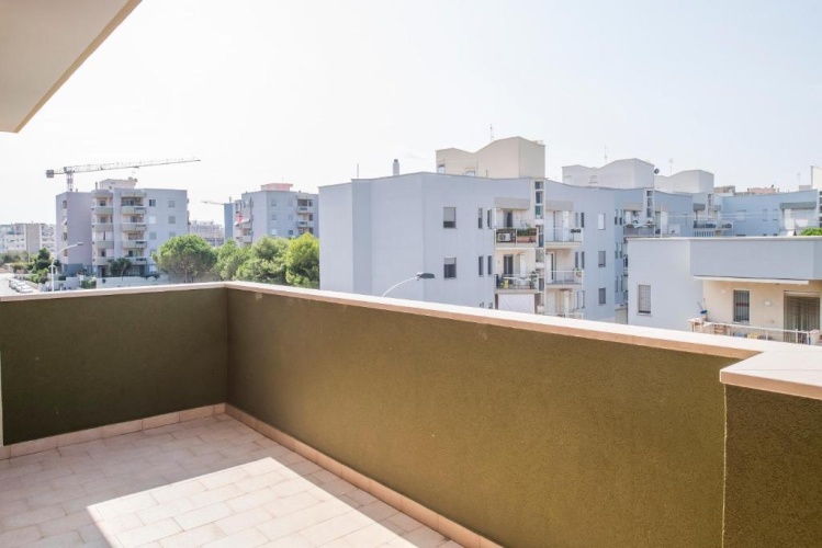 3 Bedrooms Apartment
