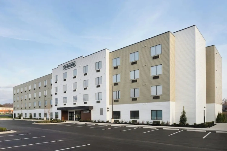 StudioRes by Marriott Louisville East