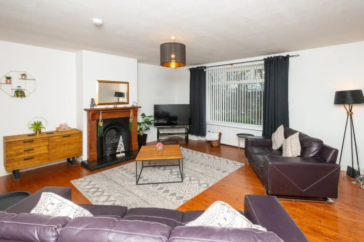 3 Bedrooms Cottage