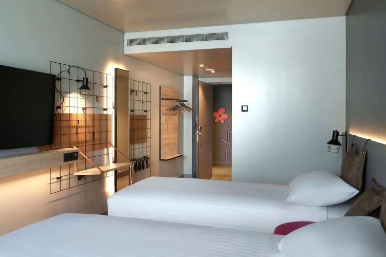 Moxy Athens City