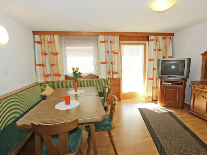 Apartment In Uderns With Balcony Cot Heating Parking