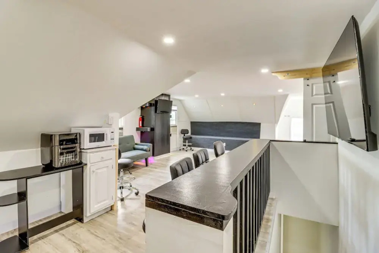 Walkable Abode in Stroudsburg's Business District!