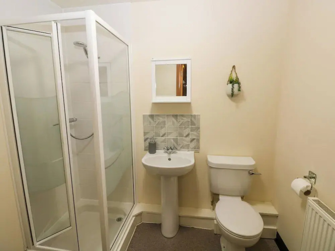15 Sovereign House