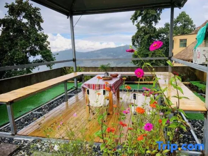 Scarecrow Garden Inn