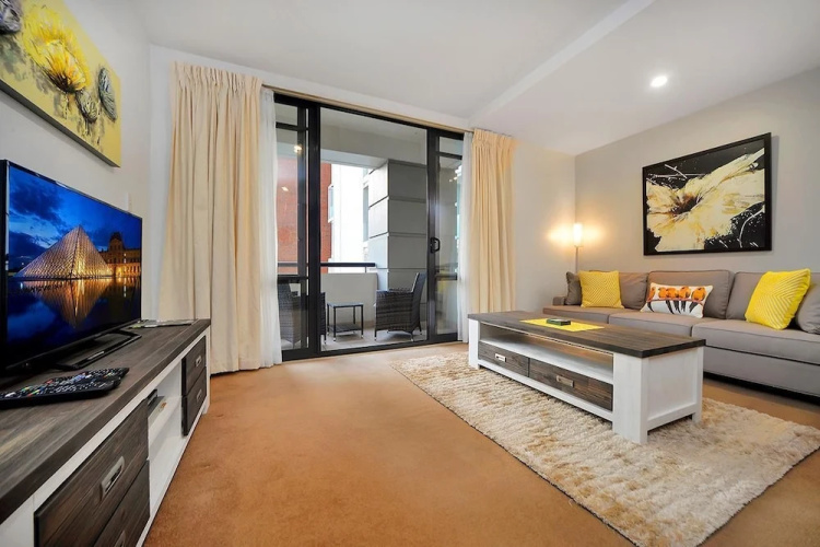 QV Modern Apartment with carpark - 674