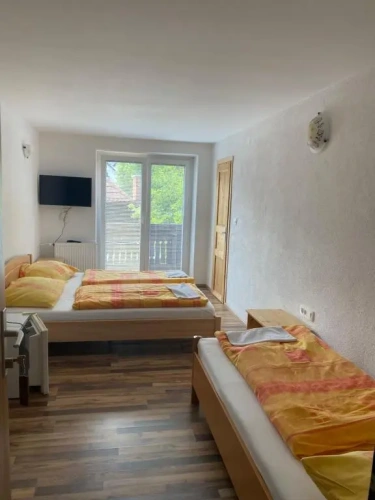 Standard Triple room with balcony