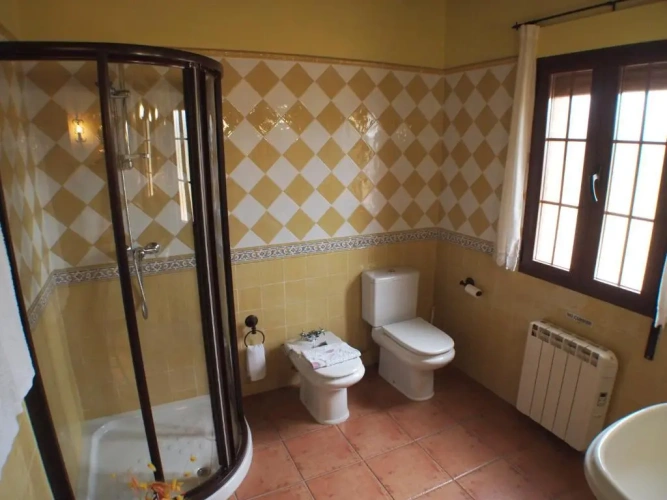 3 Bedrooms Cottage