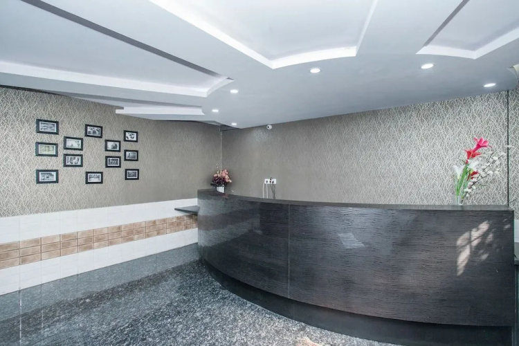 OYO 13941 NR Suites