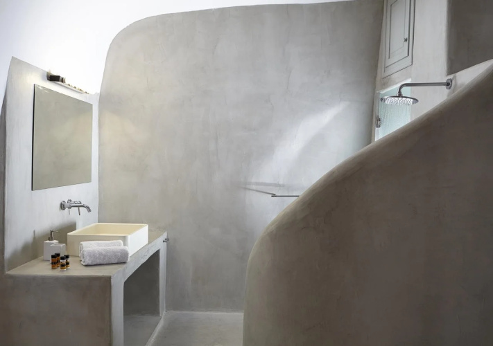 Liakada Oia Suites