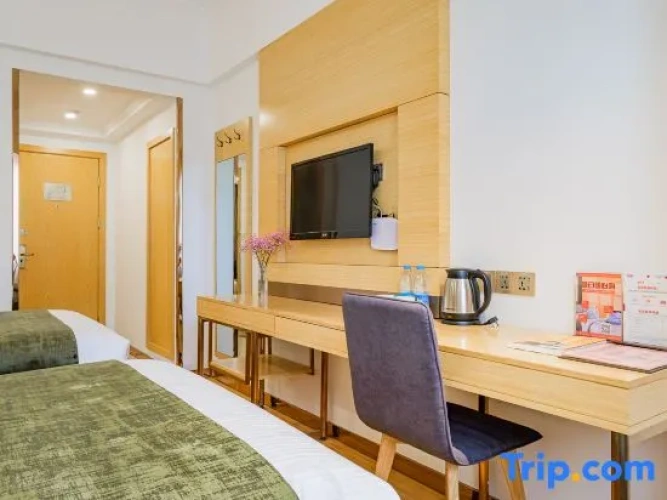Superior Double room with street view