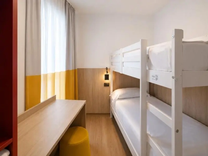 2 Bedrooms Quadruple Apartment