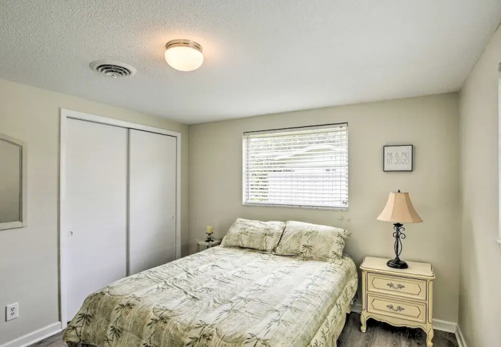 Quiet Venice Retreat With Private Lanai & Pool!