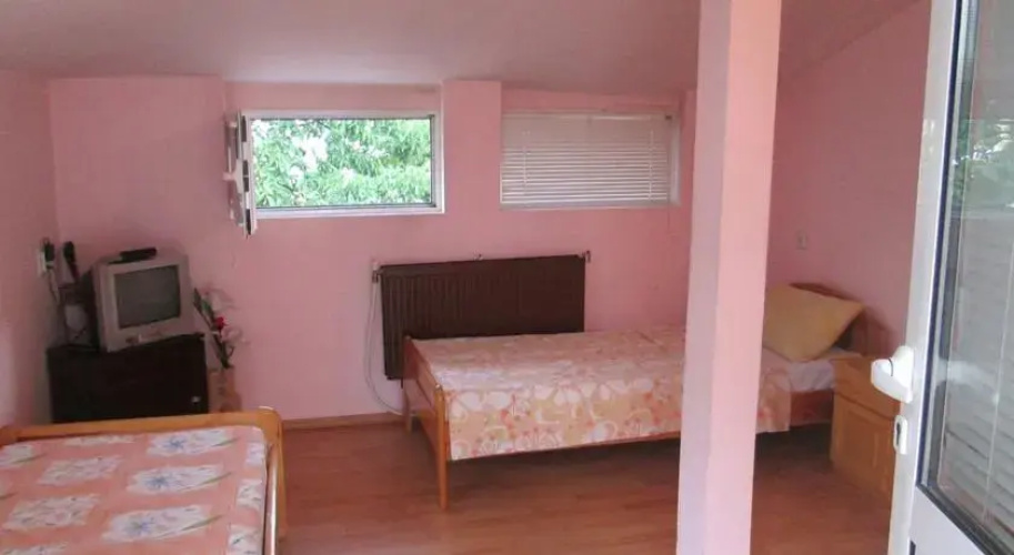 Natalia Guest House