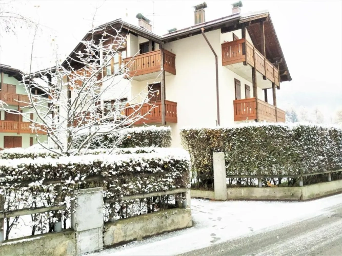 2 Bedrooms Cottage