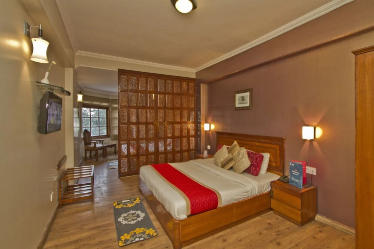 OYO Premium 156 Wingait Heritage