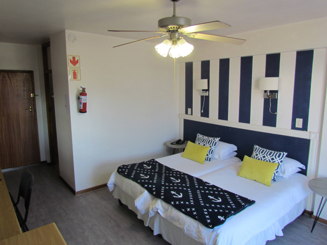 Hoedjiesbaai Hotel