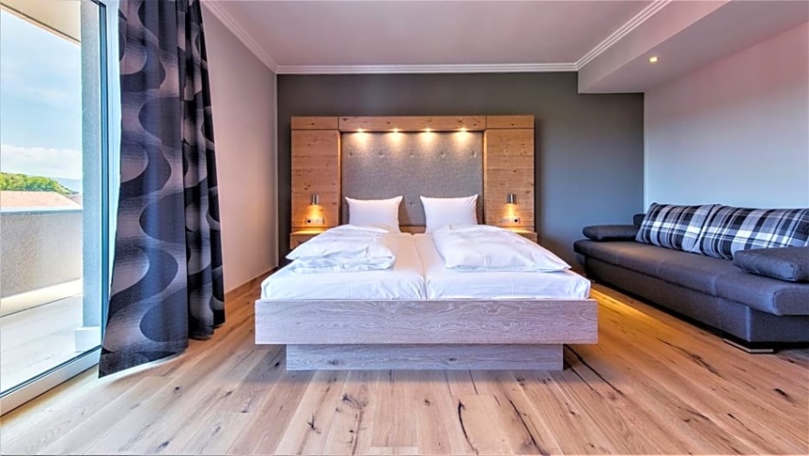 Standard Double Suite