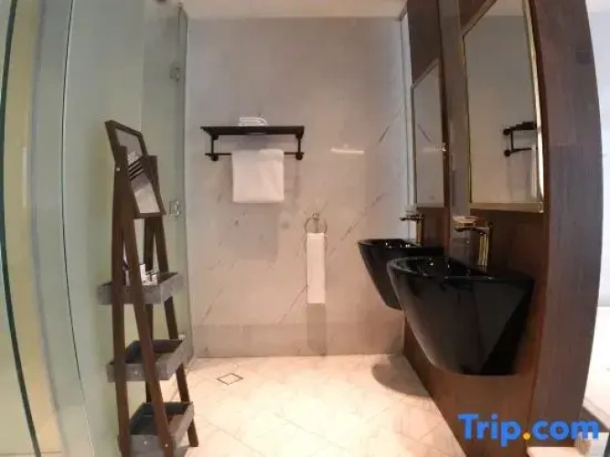 2 Bedrooms Double Suite