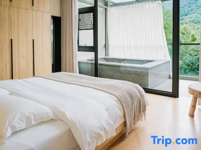 Family Suite with mountain view