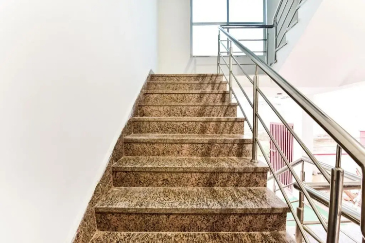 Hotel White Rock by OYO Rooms