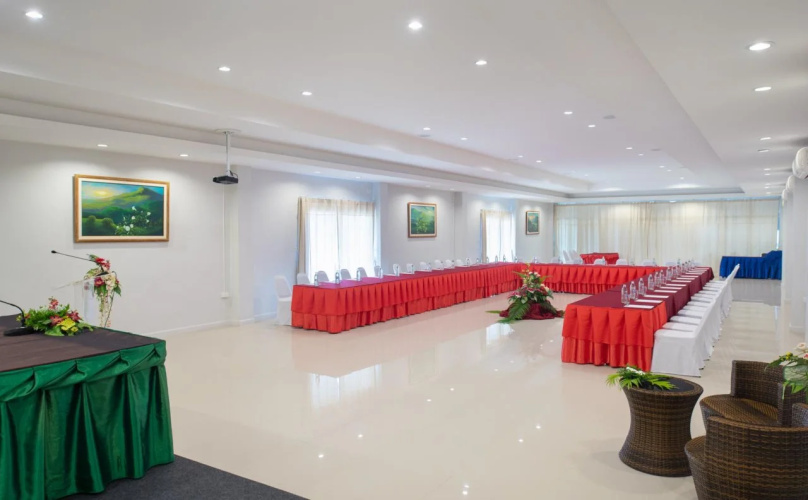 Royal Lanta Resort & Spa  (SHA Extra Plus)