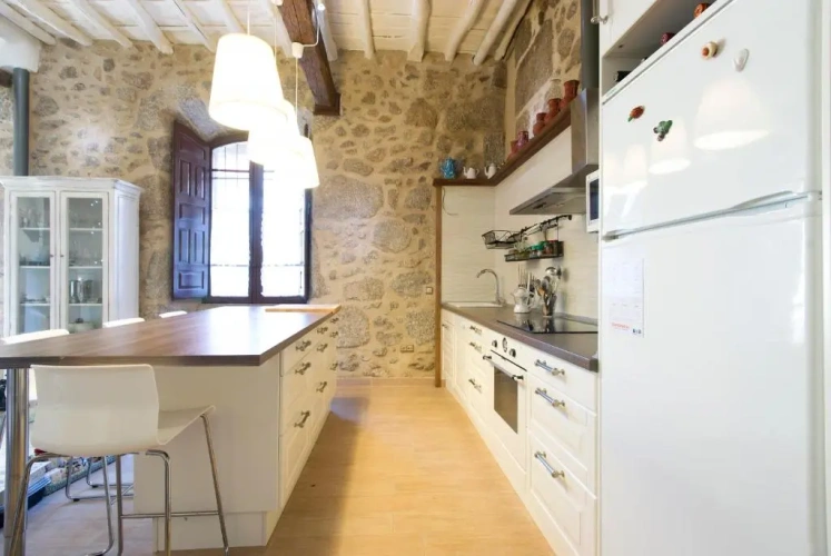 3 Bedrooms Apartment