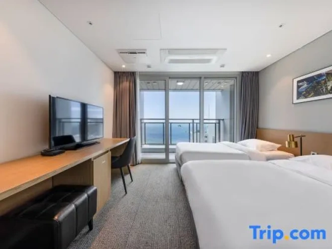 Deluxe Twin room with sea view