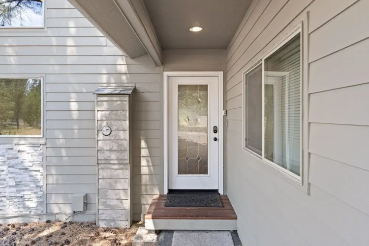 2 Landrise Pet-Friendly Home with Bikes to Use by RedAwning