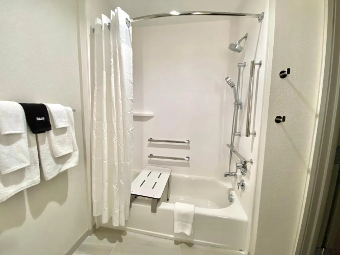 Holiday Inn Express & Suites Elyria by IHG