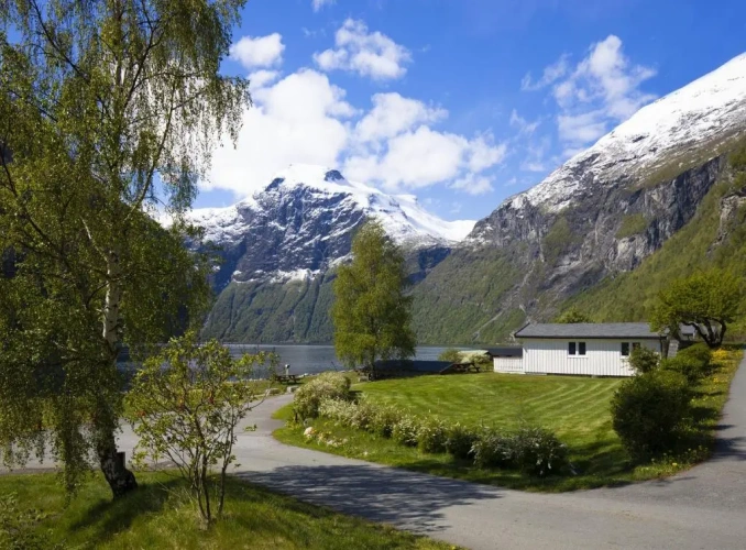 1 Bedroom Premium Cottage