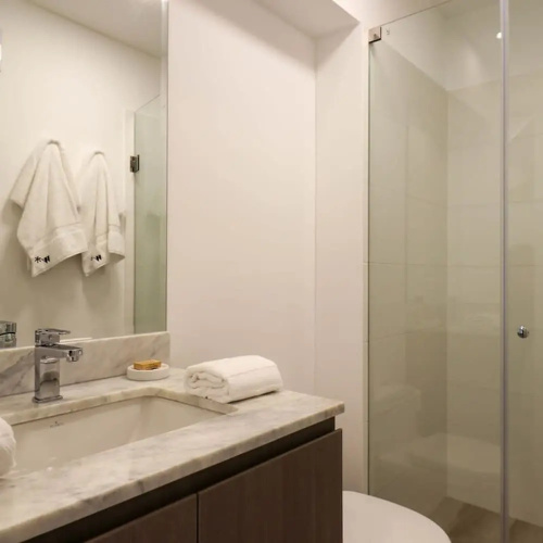 w Enchanting 2BR With Balcony in Miraflores