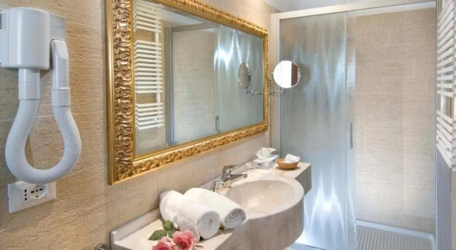 Hotel MazzantiOver view