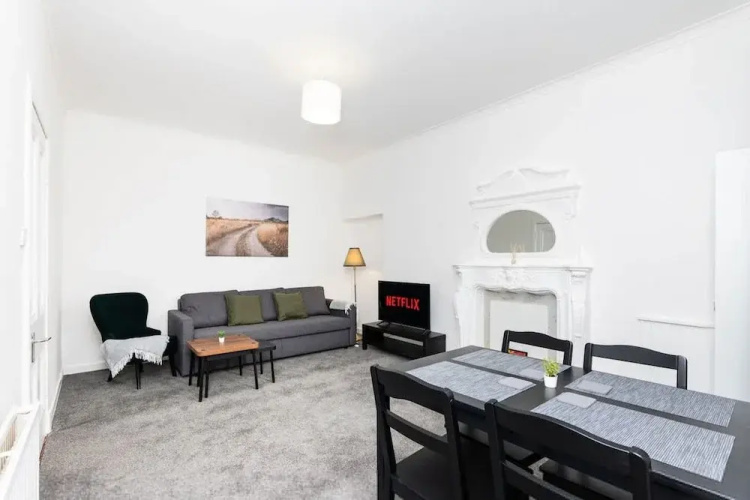 5 Individual Beds - Free Parking