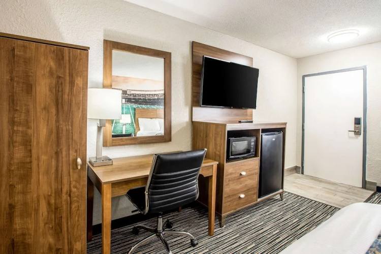 Rodeway Inn East Lansing University Area