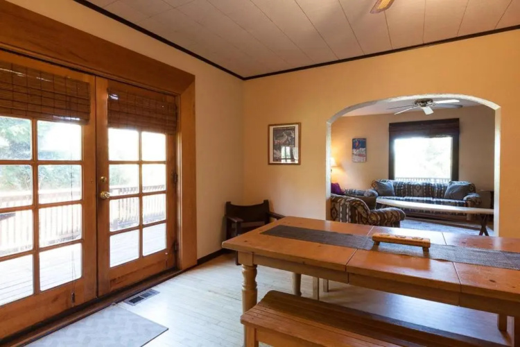Heartbreak-Rvr/Mt View-4BR/2BA