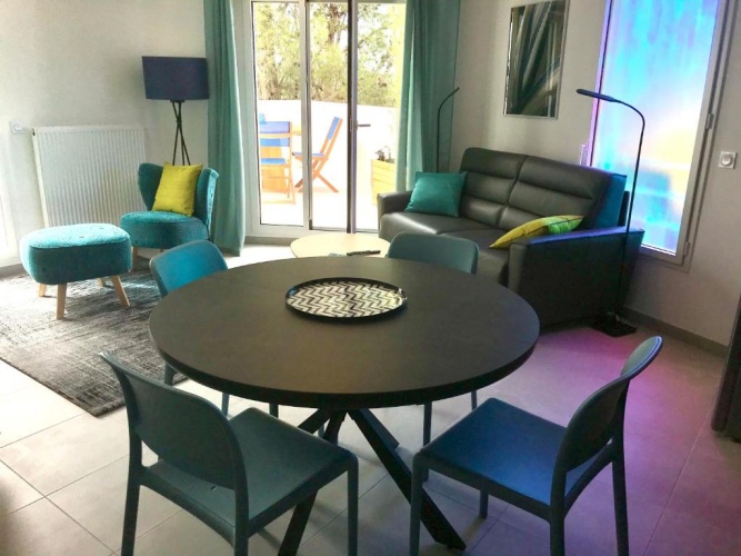 2 Bedrooms Apartment