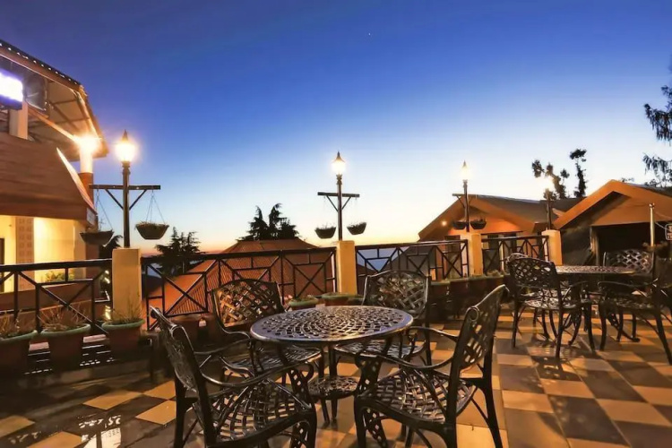 Hotel Mohan Palace