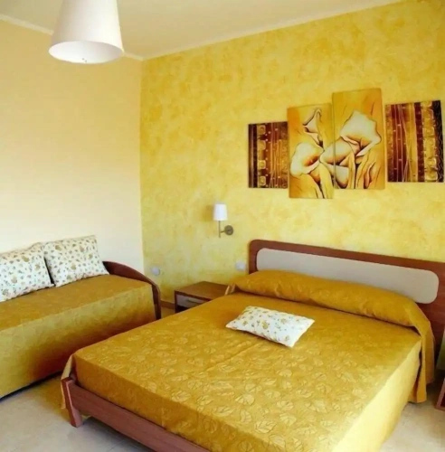 Comfort Triple Basement room