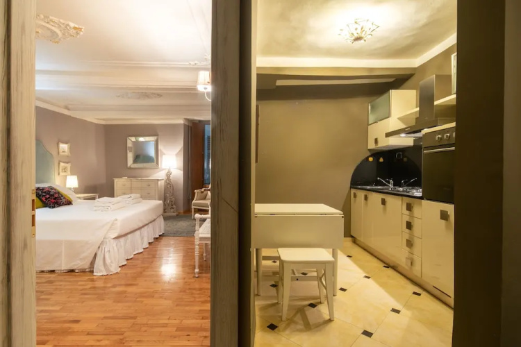 Uffizi Romantic Flat by Mmega