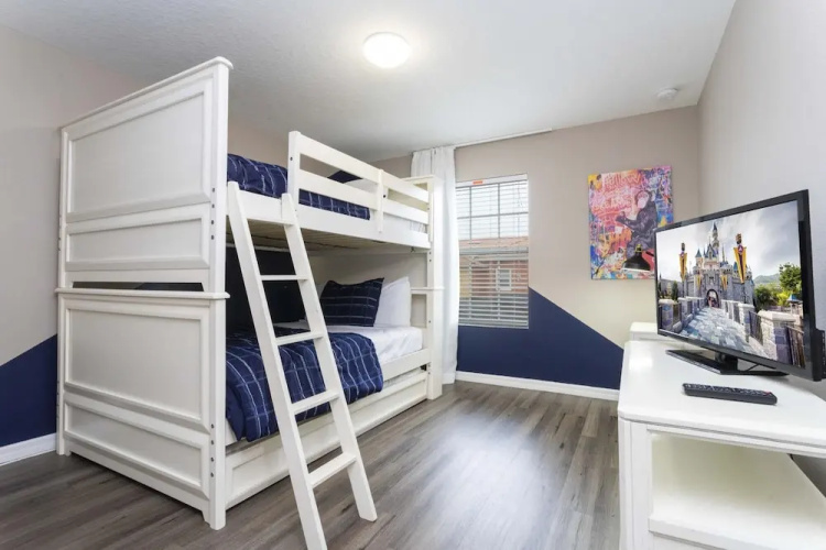 Beautiful Townhome Near Disney
