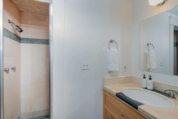 Ajax Loft 1 Bedroom Apts by RedAwning