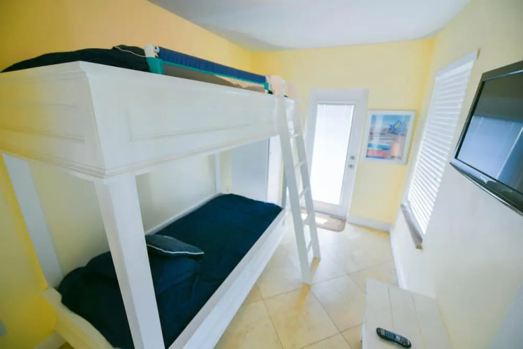 Beachbreeze Apartment 6
