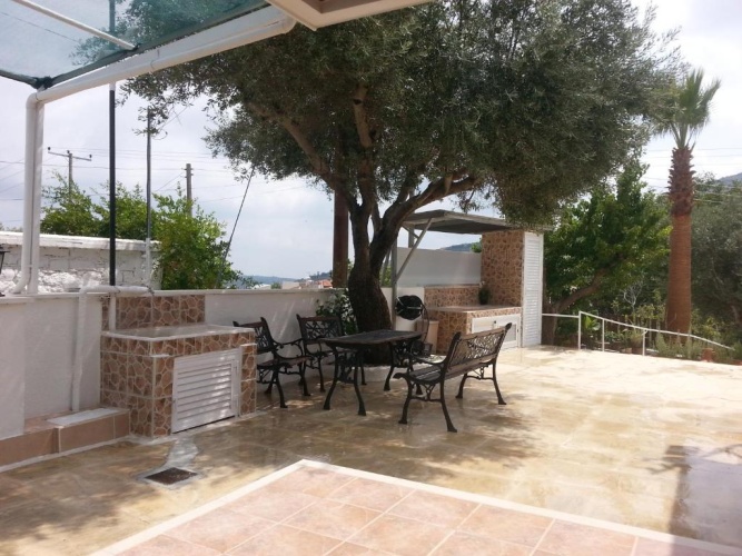 2 Bedrooms Apartment with garden view