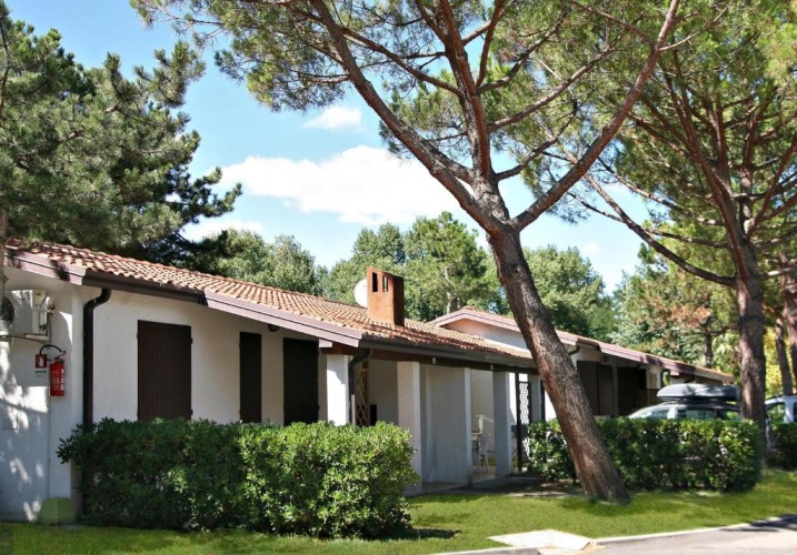 2 Bedrooms Bungalow