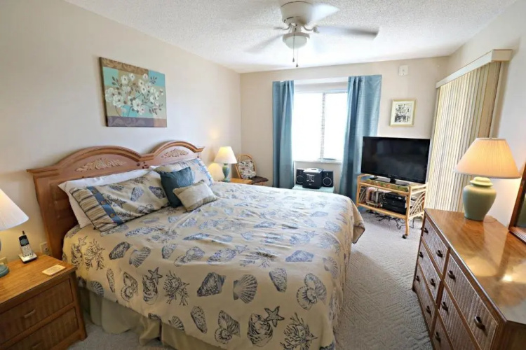 Ocean Village Club N21