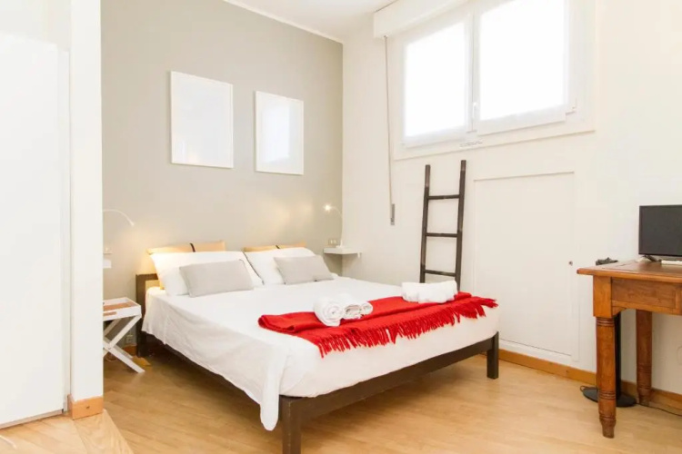 Amazing studio in San Babila