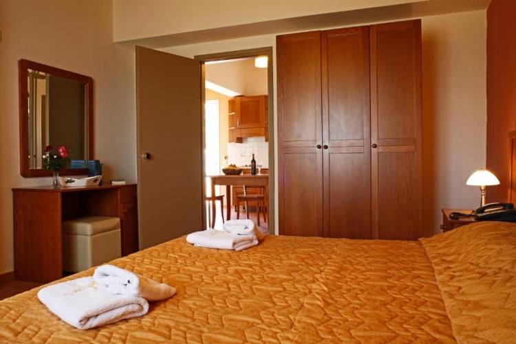 2 Bedrooms Apartment with sea view