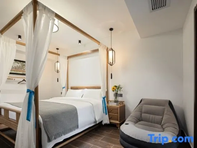 Standard Double room with river view